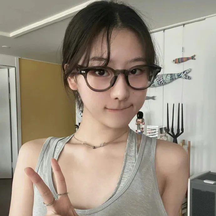 雾中湖 封面